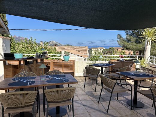 Le Clos du Dramont : hôtel 2 étoiles proche des plages de Saint-Raphaël